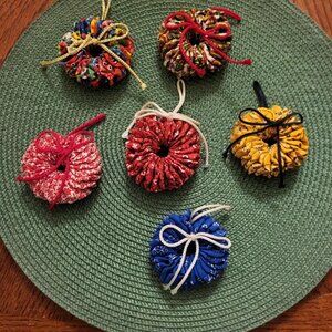 Wreath Ornaments, 6 Cloth 3"